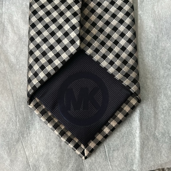 2 Pack Bundle Michael Kors Men's Tie - Picture 2 of 6